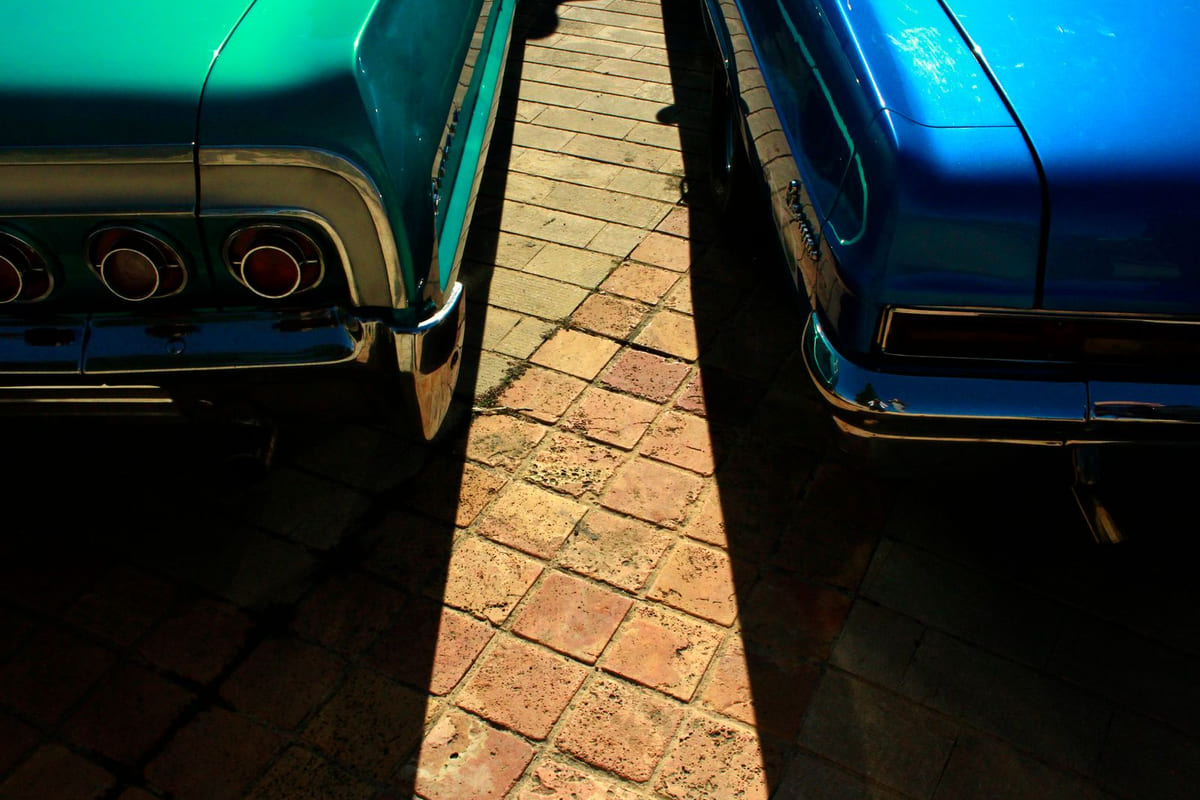 รถสีชมพูถูกโฉลกกับคนเกิดวันไหน: ความเชื่อที่ทำลาย 'ความโชคดี' คุณเอง