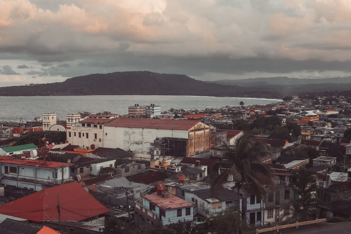 เขาพระตำหนัก พัทยา: เปิดตำนานจุดชมวิวที่คนส่วนใหญ่พลาด